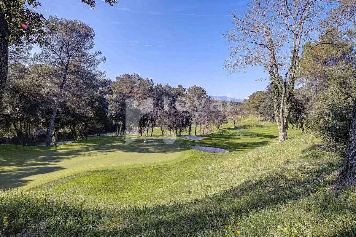 Maison à MOUGINS