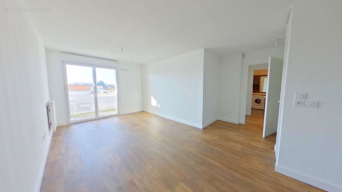 Appartement à SAINT-SEBASTIEN-SUR-LOIRE