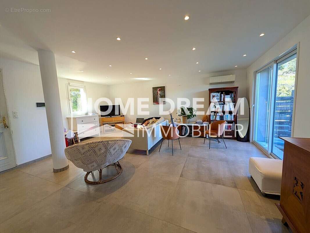 Maison à SIX-FOURS-LES-PLAGES