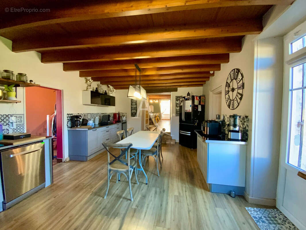 Maison  6 pièce(s) 200 m2 - photo 12