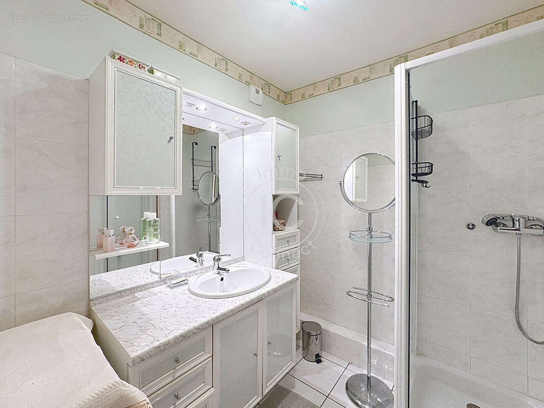 Appartement à SAINTE-FOY-LES-LYON