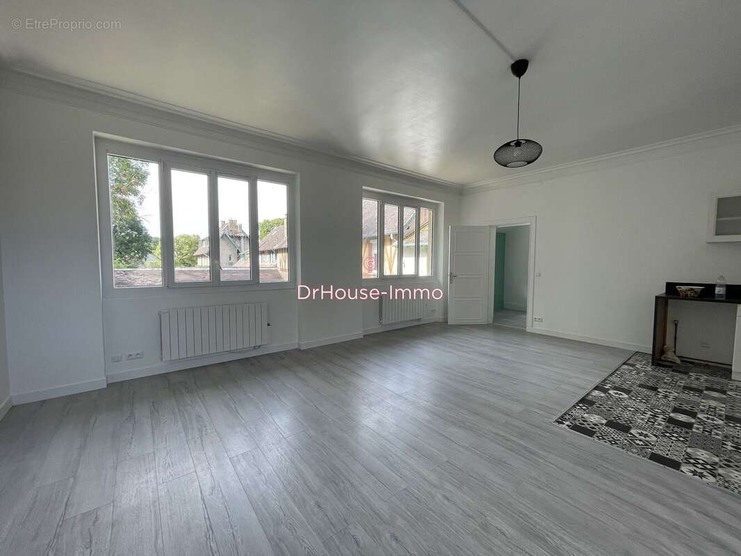 Appartement à VERT-SAINT-DENIS