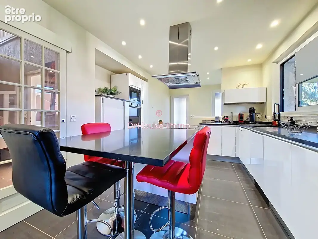Maison 260 m² à Orgeval  - photo 17