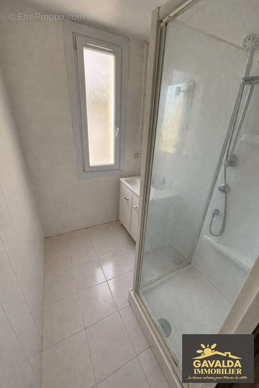 Salle d'eau - Appartement à PERPIGNAN