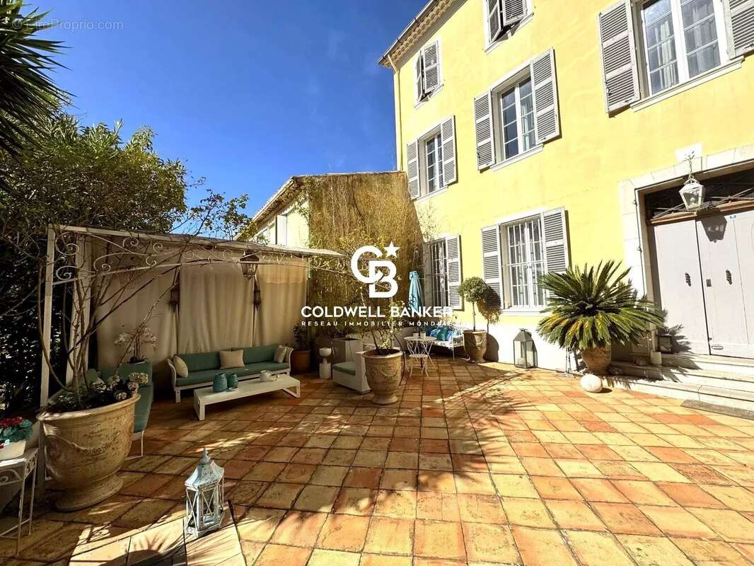 Appartement à LA CRAU