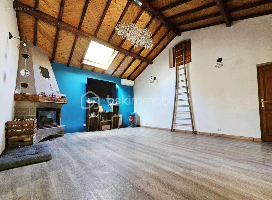 Maison de caractère de 108 m² avec terrain clos de 5 000 m² – Montaigut-le-Blanc - photo 3