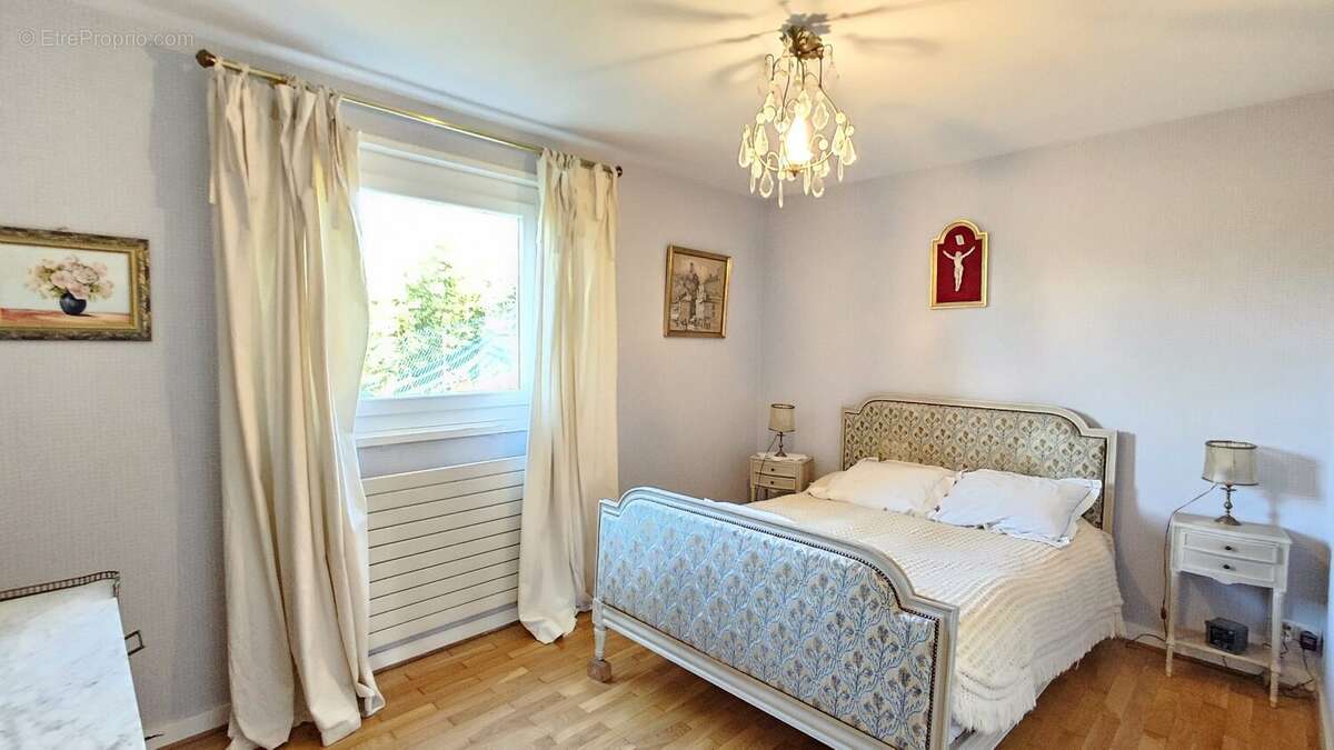 Maison à SAINT-PRIEST-EN-JAREZ