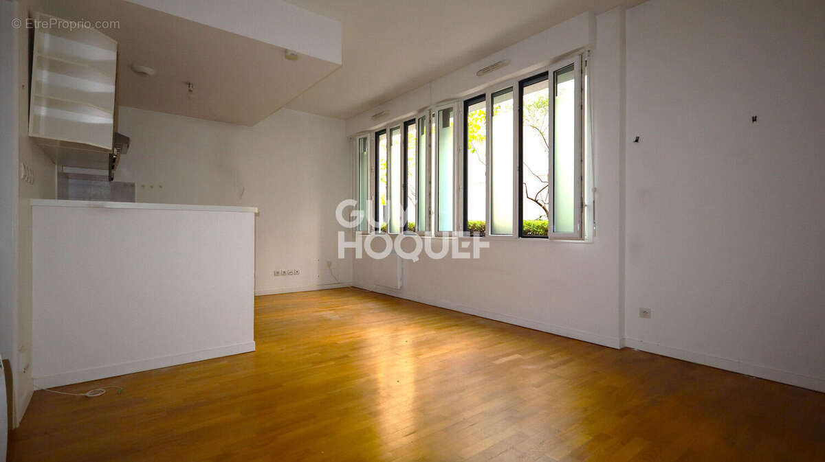 Appartement à PARIS-20E