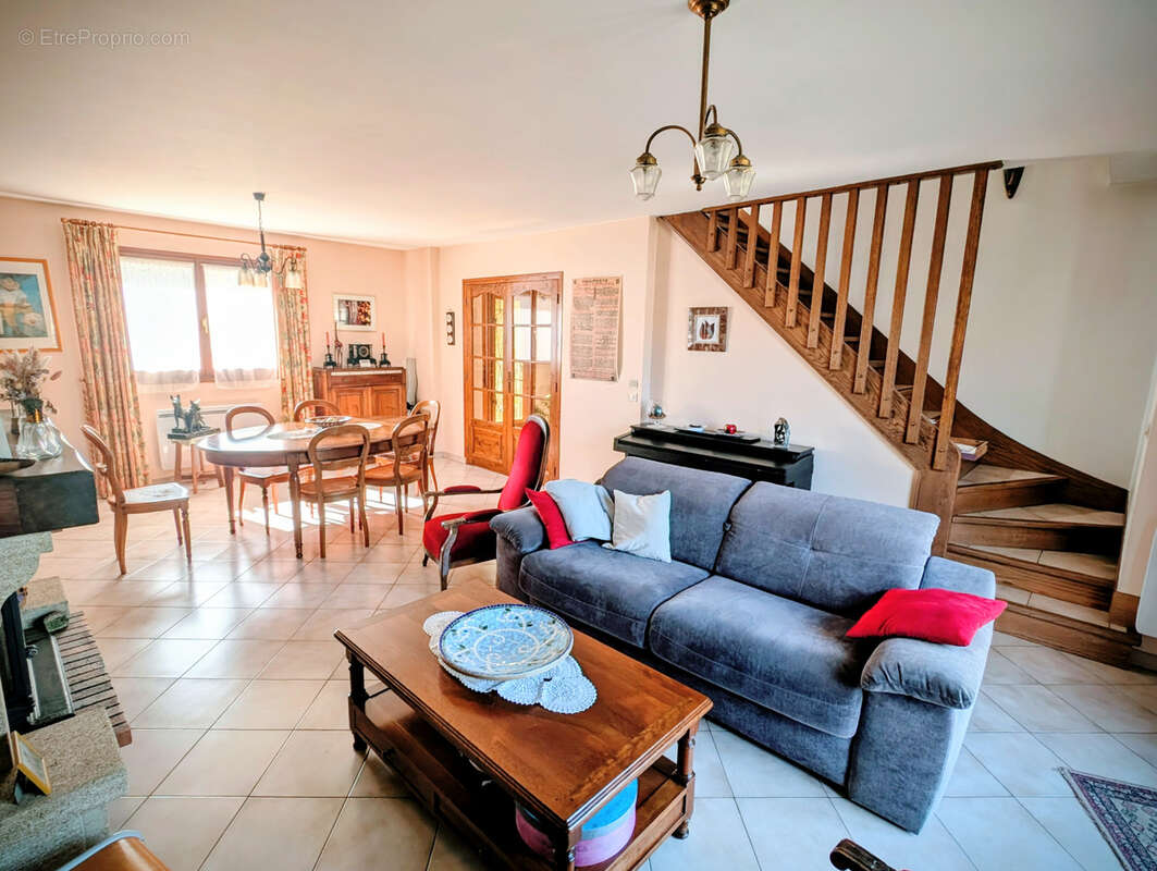 Maison à PARAY-VIEILLE-POSTE