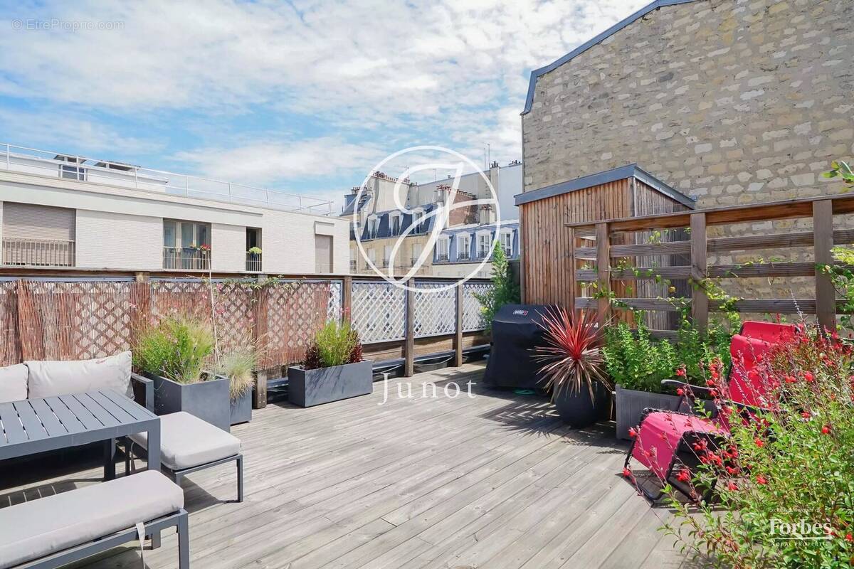 Appartement à PARIS-14E