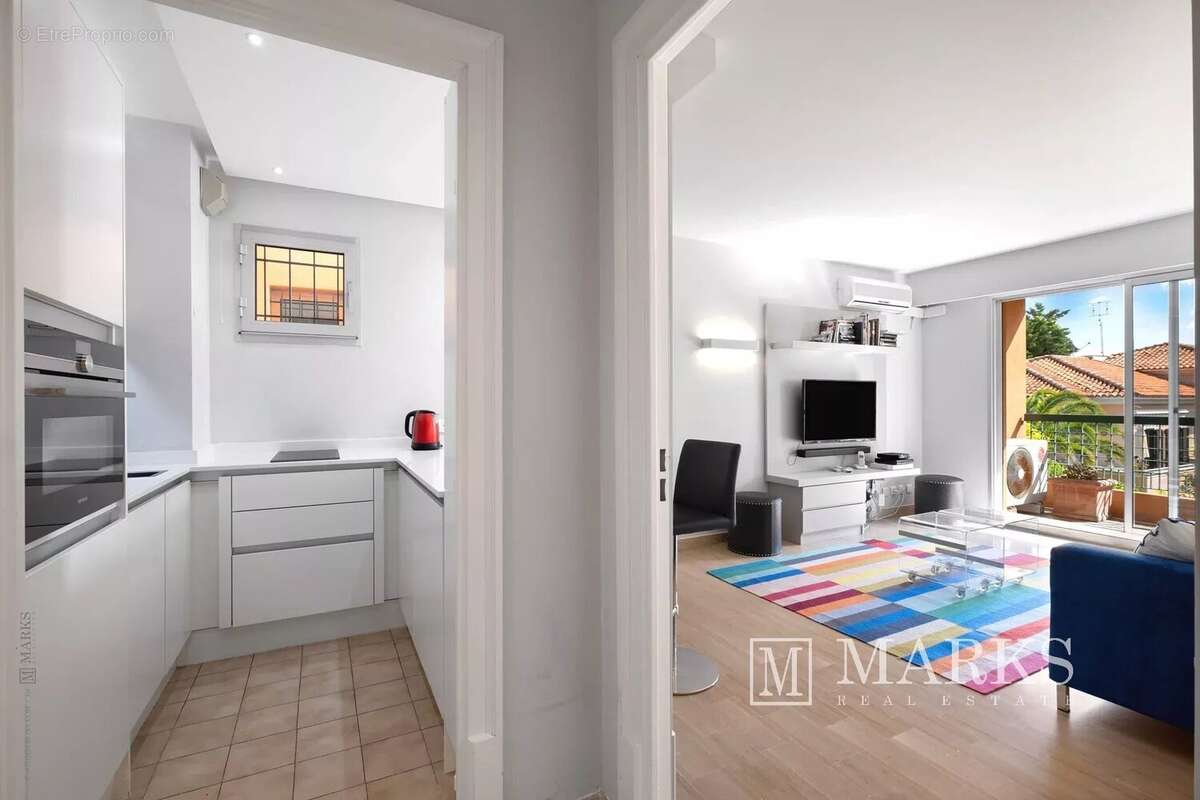 Appartement moderne de 2 pièces avec terrasse et piscine en copropriété - photo 6