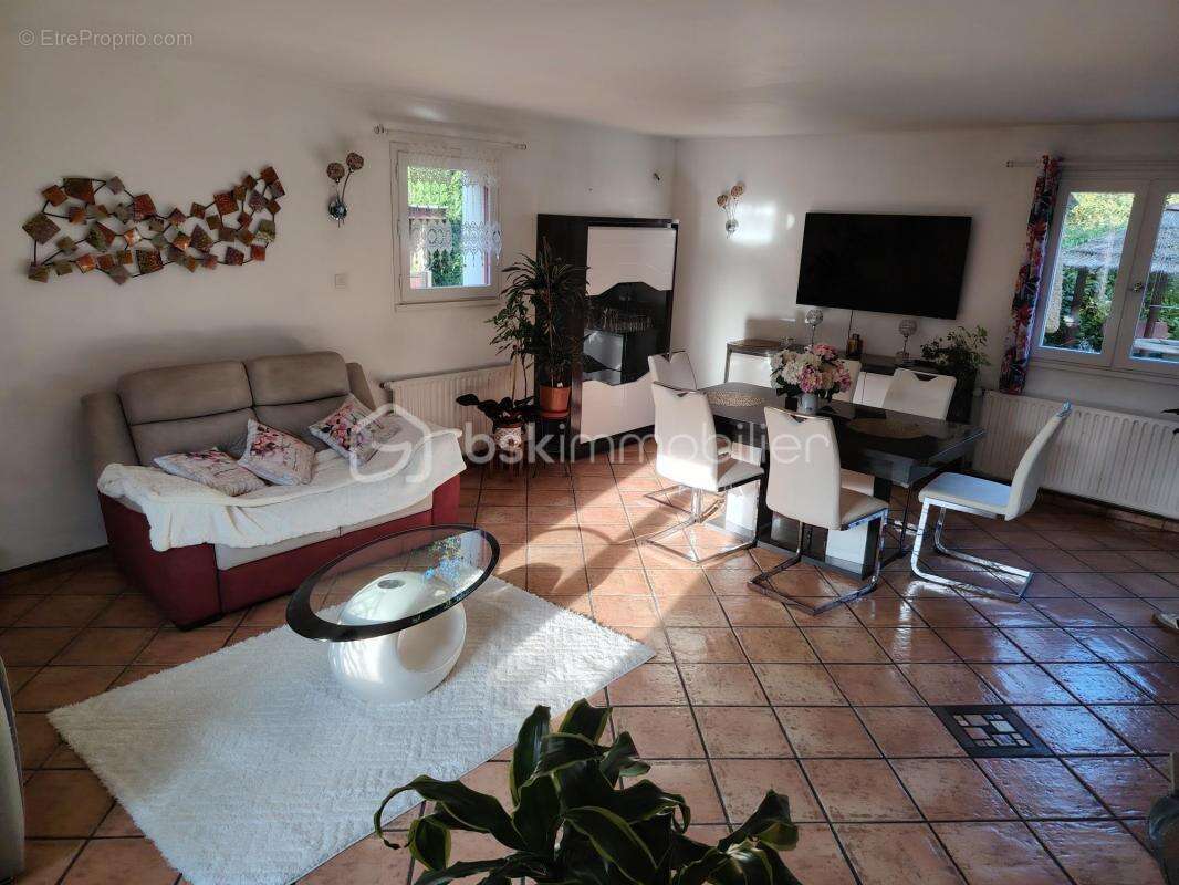 Maison à SAINT-LYPHARD