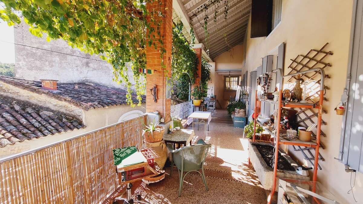 Maison à LEZAN
