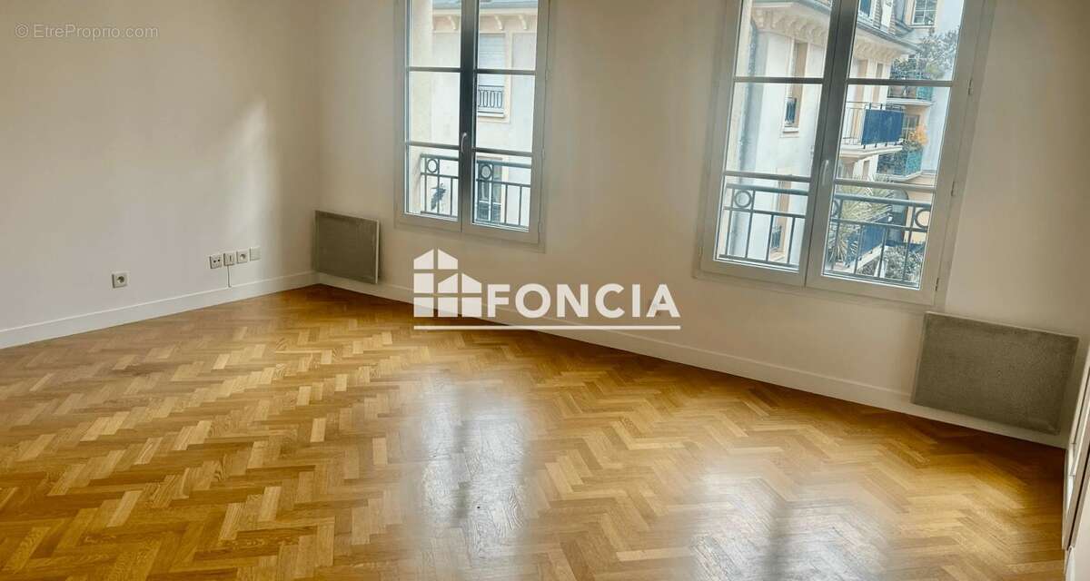 Appartement à LE PLESSIS-ROBINSON