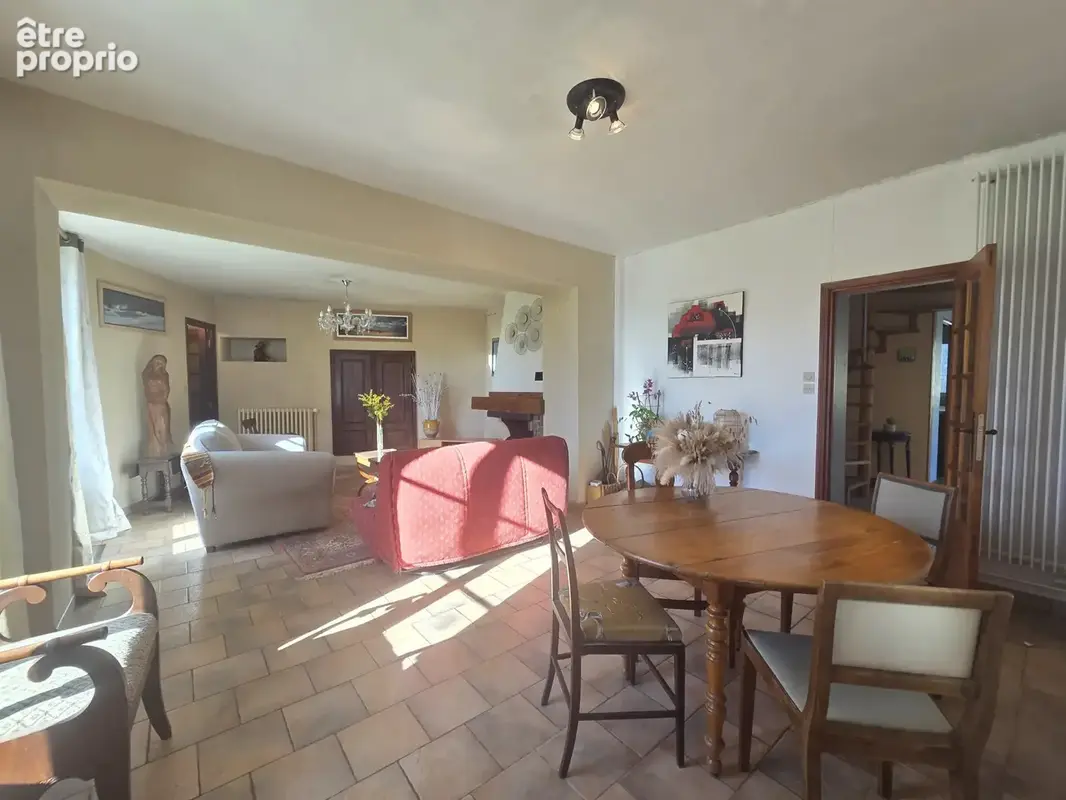 Maison familiale avec dépendance et jardin à Bayeux - photo 6