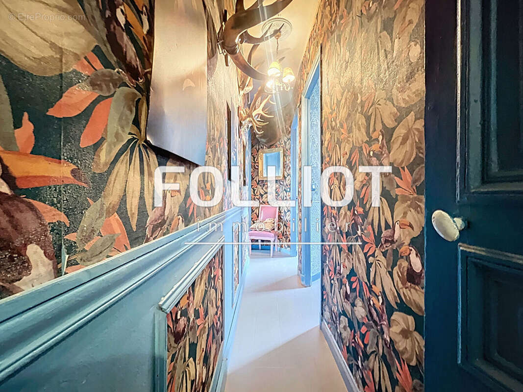 Appartement à PARIS-1E