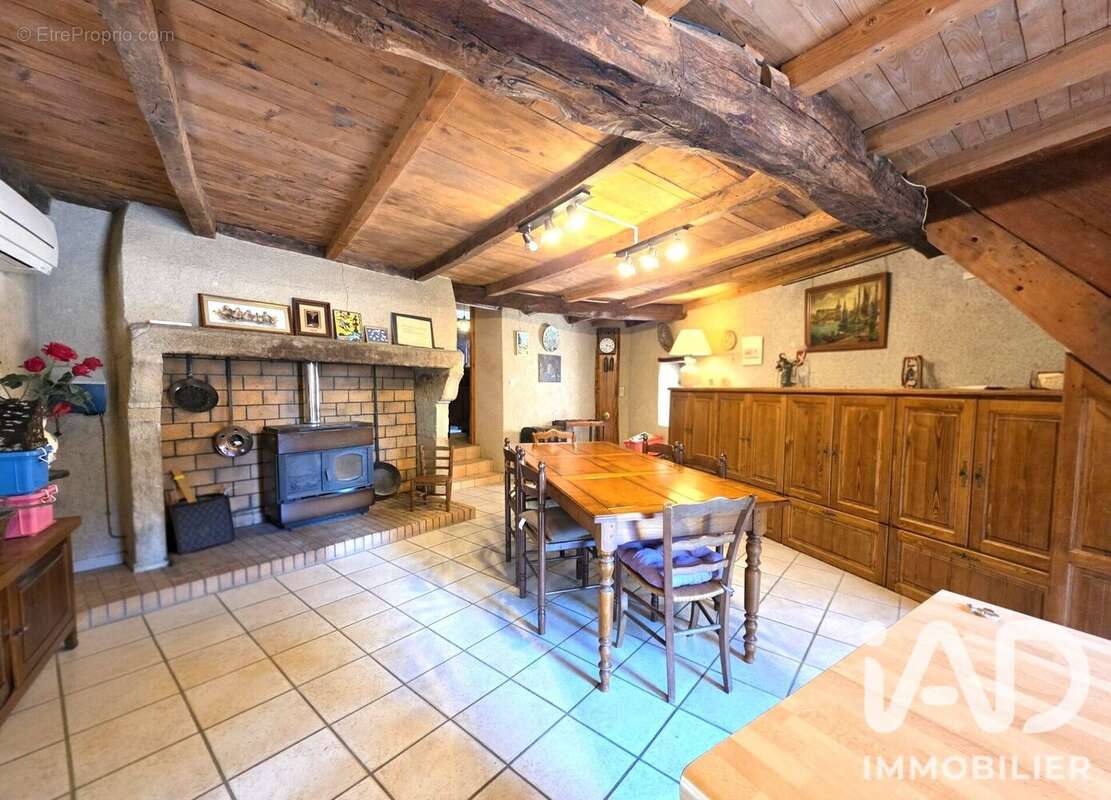 Maison 124 m² à Mauzun  - photo 3