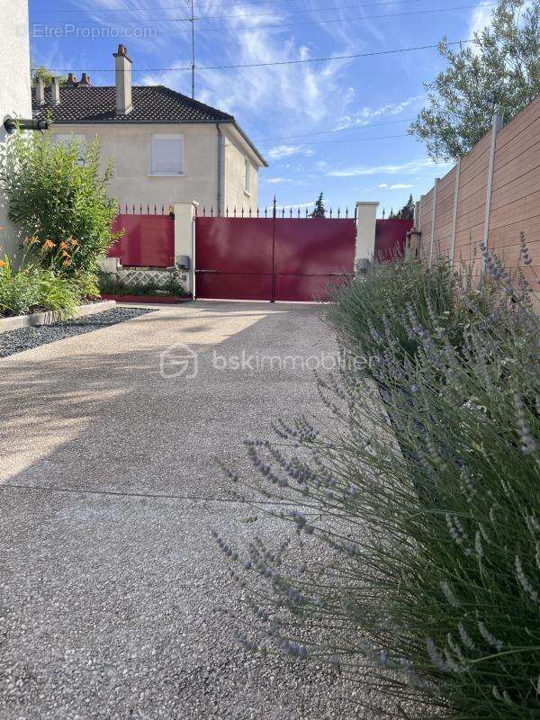 Maison à LES NOES-PRES-TROYES