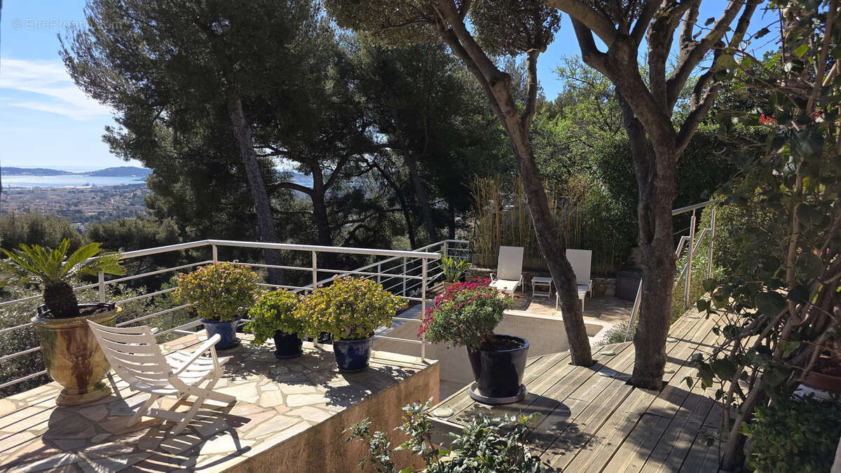 Magnifique maison en viager avec vue spectaculaire sur la rade de Toulon - photo 8