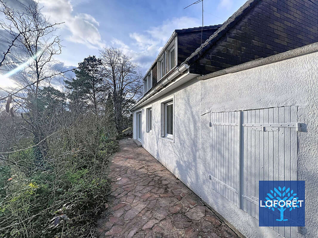 Maison Buthiers - 6 pièces - 4 chambres - 803m² de terrain - photo 6