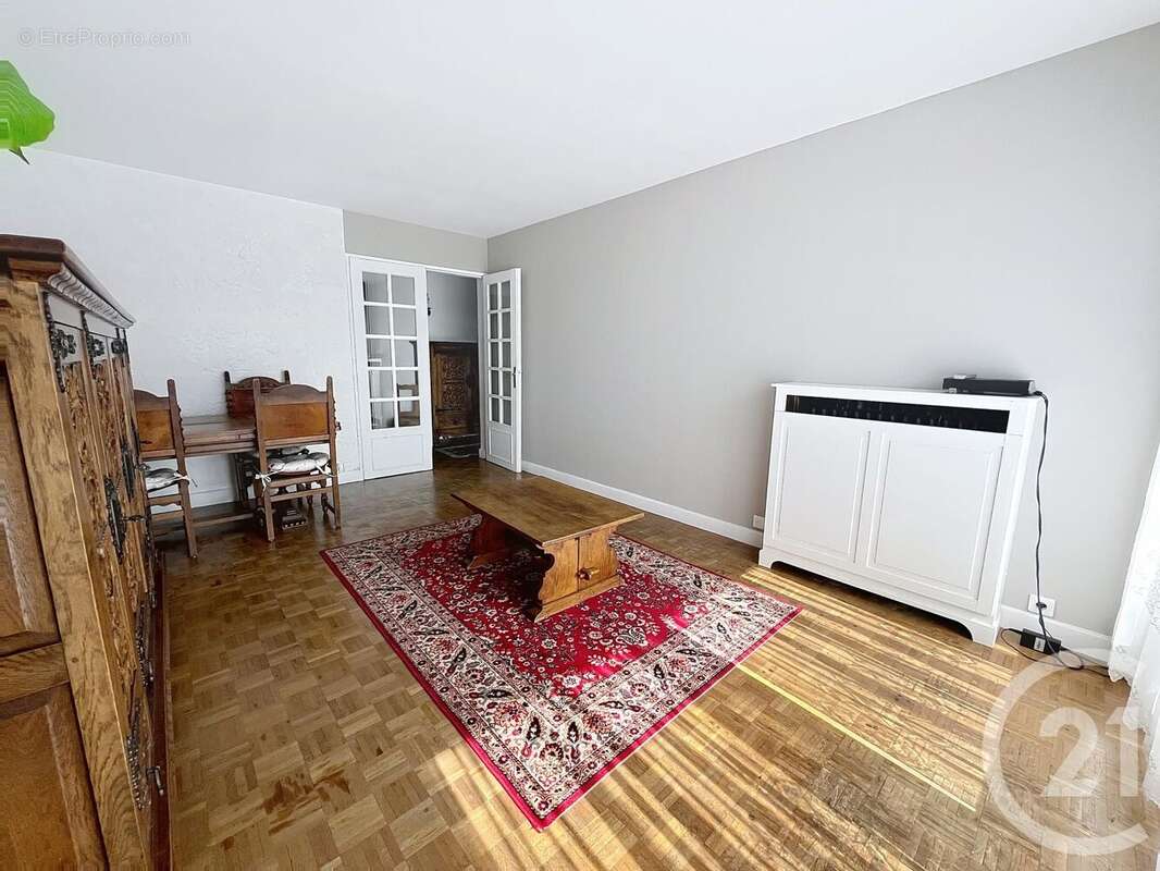 Appartement à MONTROUGE