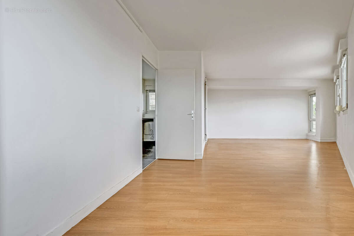 Appartement à PARIS-19E