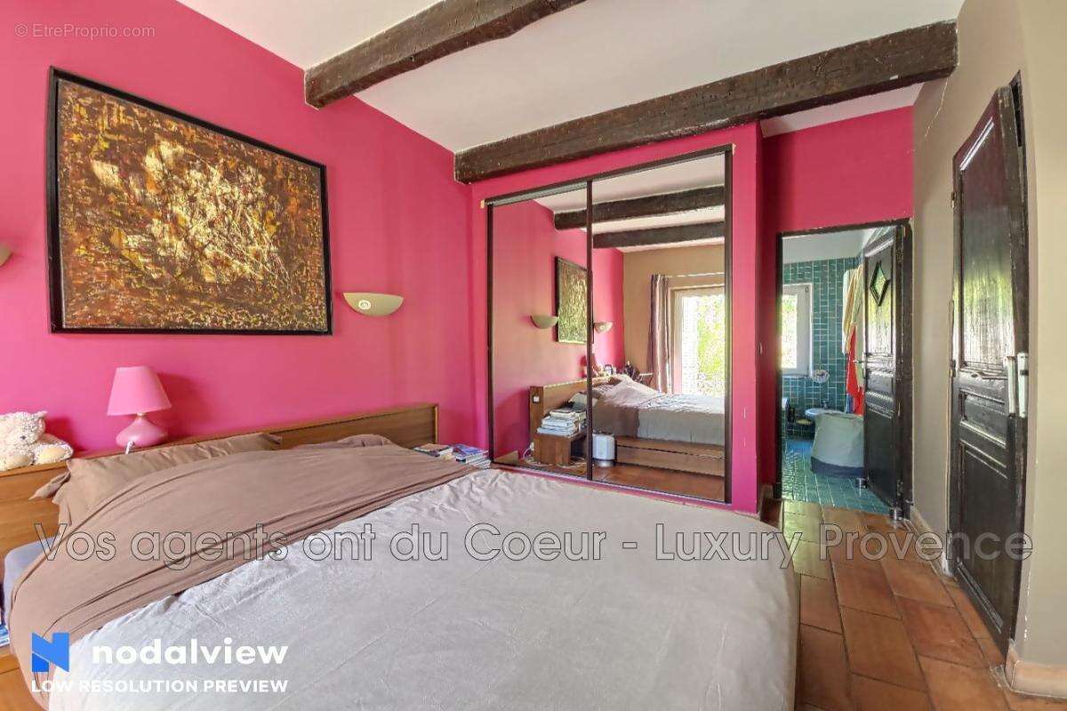 Bastide provencale dans un havre de paix - photo 15