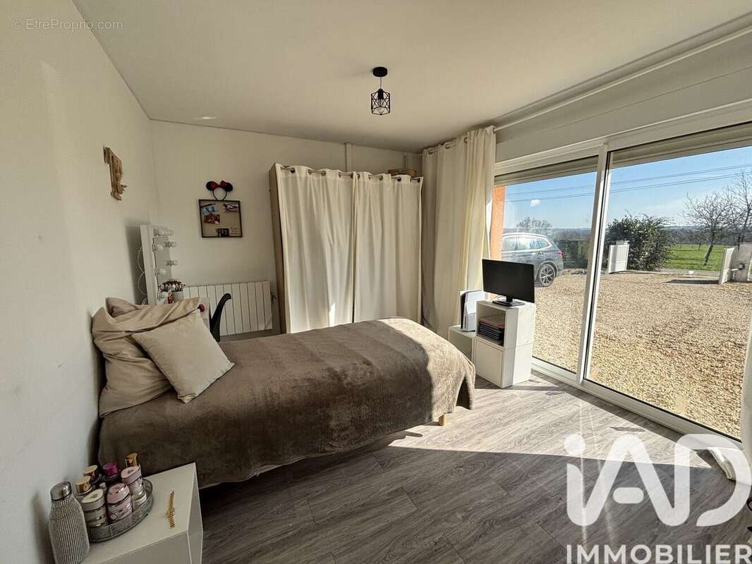 Maison 164 m² à Thiviers  - photo 8