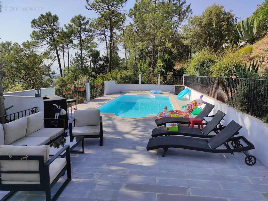 Maison à MANDELIEU-LA-NAPOULE