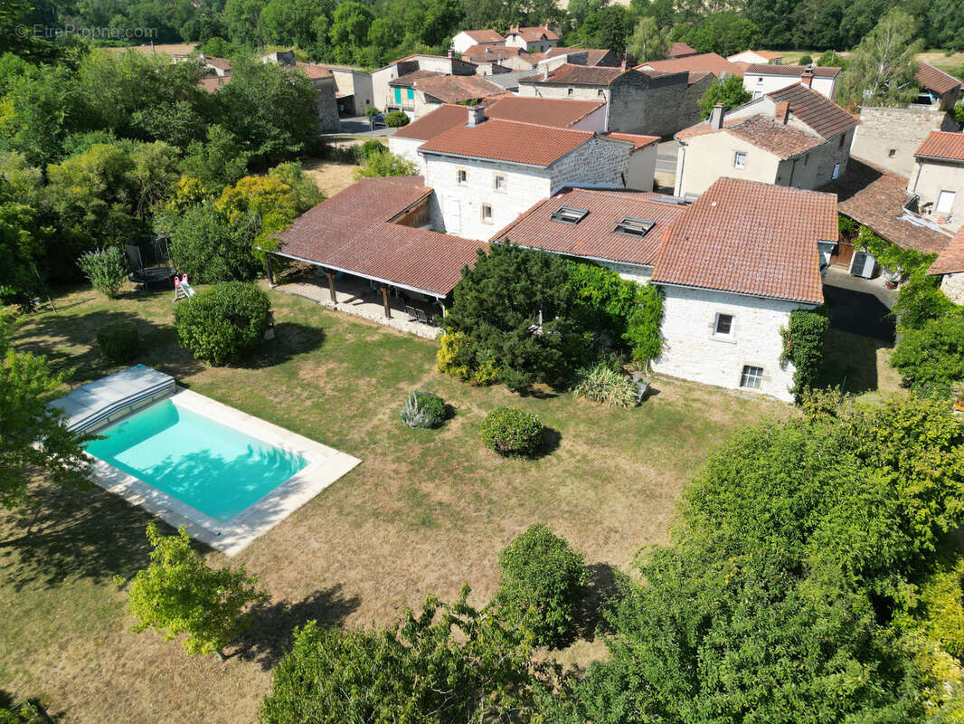 Maison à ESPIRAT