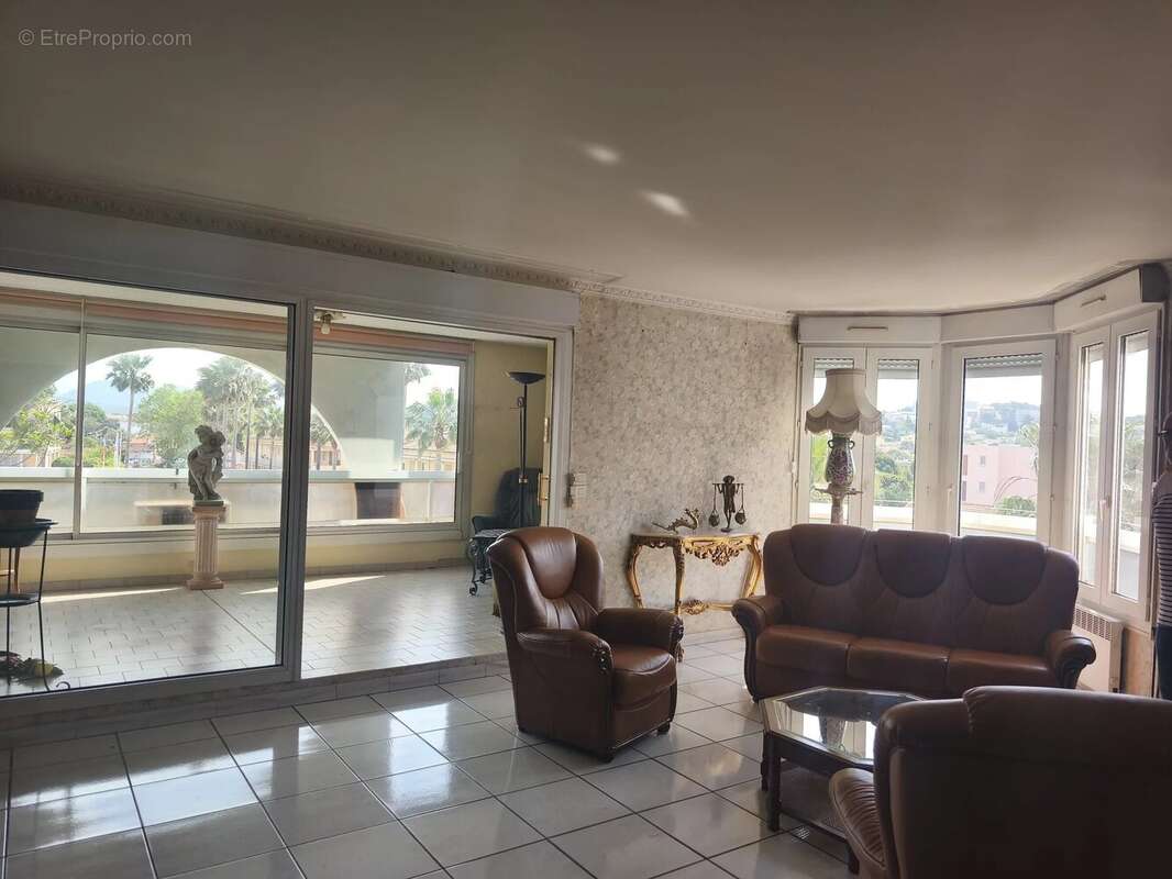 Appartement à SANARY-SUR-MER