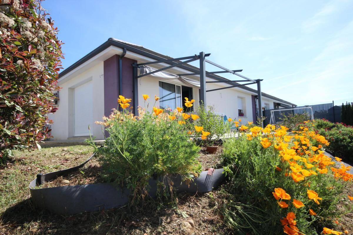 Maison à POEY-DE-LESCAR