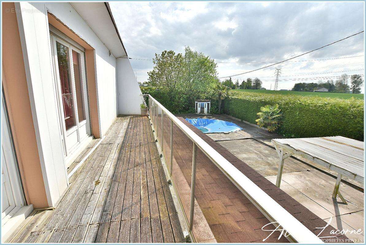 Maison à SAINT-SAUVEUR-D'EMALLEVILLE