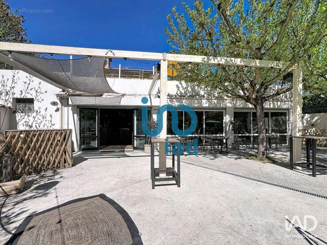 Photo 4 - Commerce à L'ISLE-SUR-LA-SORGUE