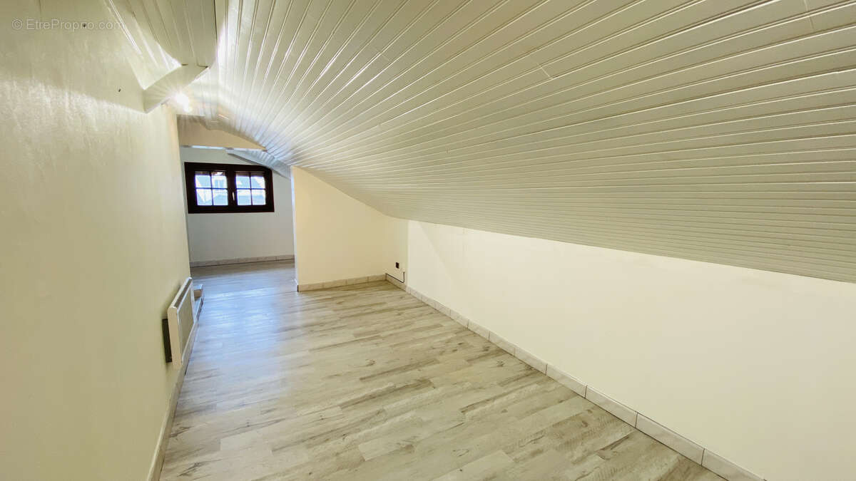 Maison à LA VILLE-DU-BOIS