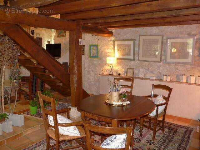 Maison à PUJOLS