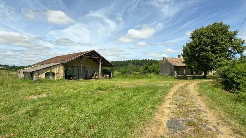Propriété à vendre 3 pièces Maison 132 m2 avec 40 m2 de garage et grange de 210 m2 BOURNEL (47) - photo 28