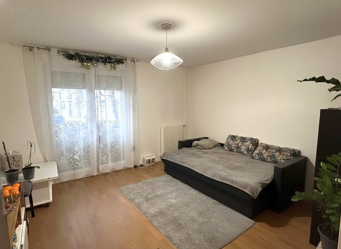 Appartement à L'HAY-LES-ROSES