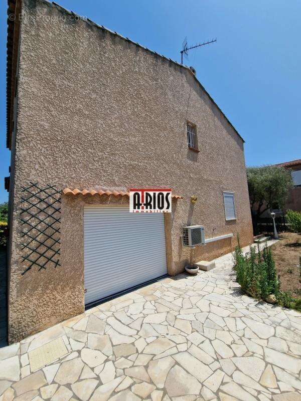 Commerce à LA FARLEDE