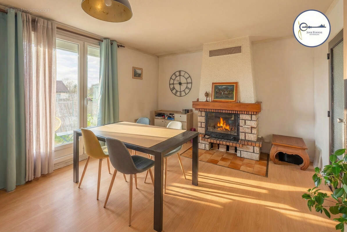 Maison à DOGNEVILLE