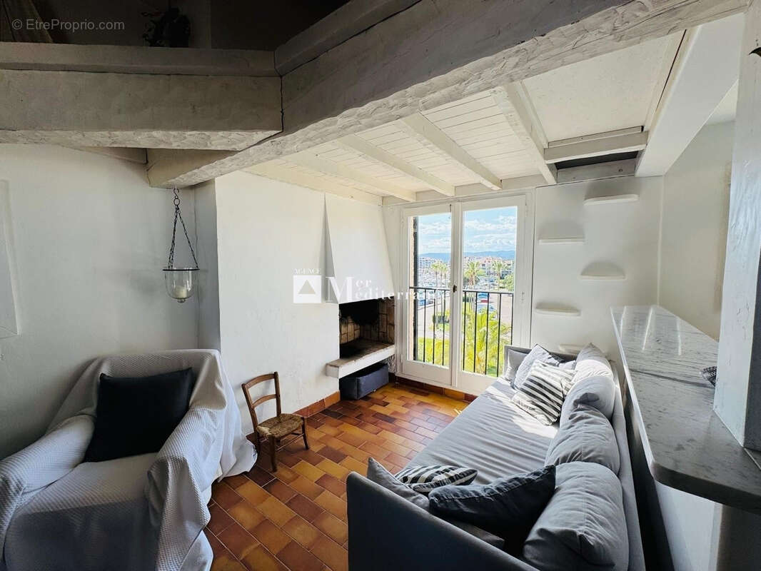 Appartement à COGOLIN