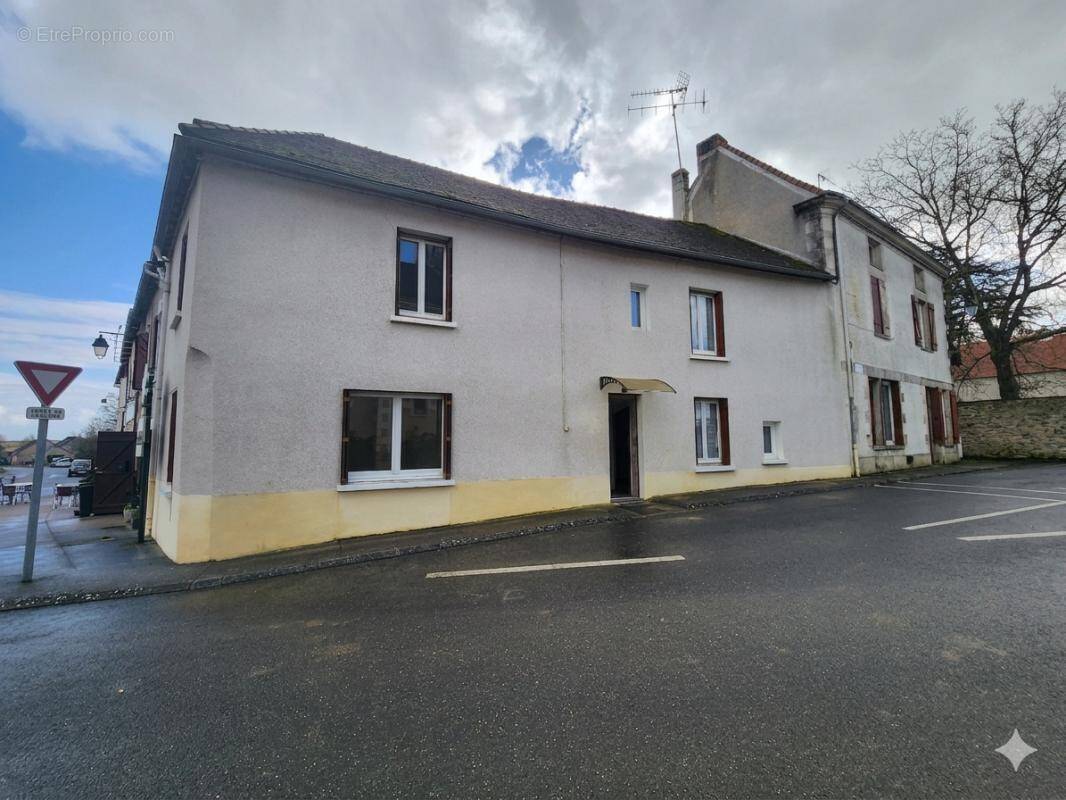 Maison à LA BUSSIERE