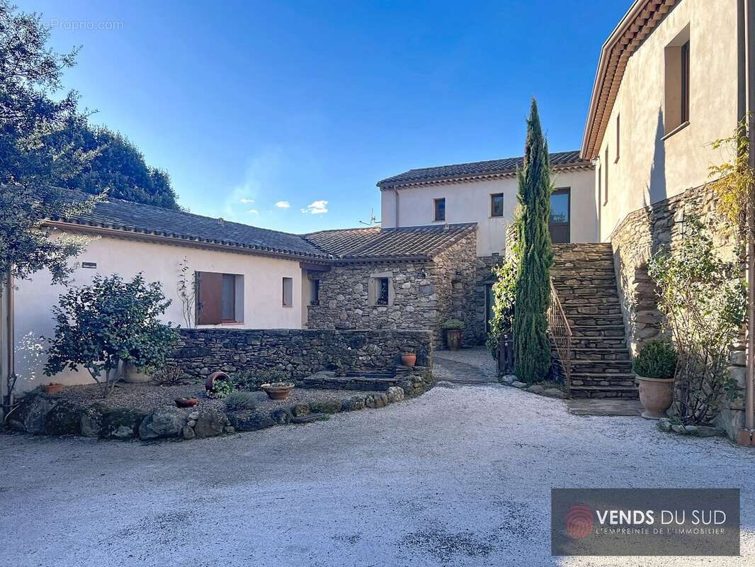 Maison à COLOMBIERES-SUR-ORB