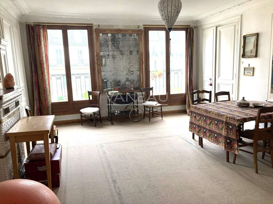 Appartement à PARIS-9E