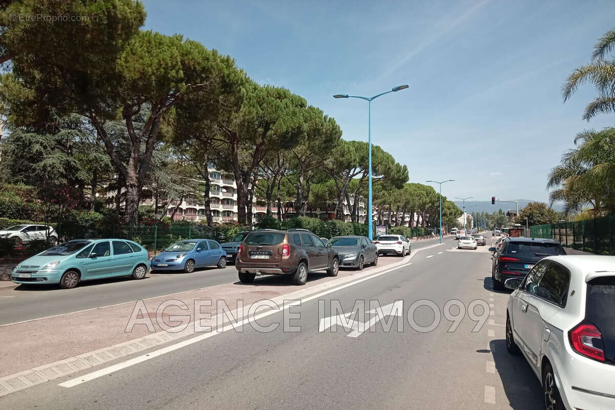 Parking à MANDELIEU-LA-NAPOULE