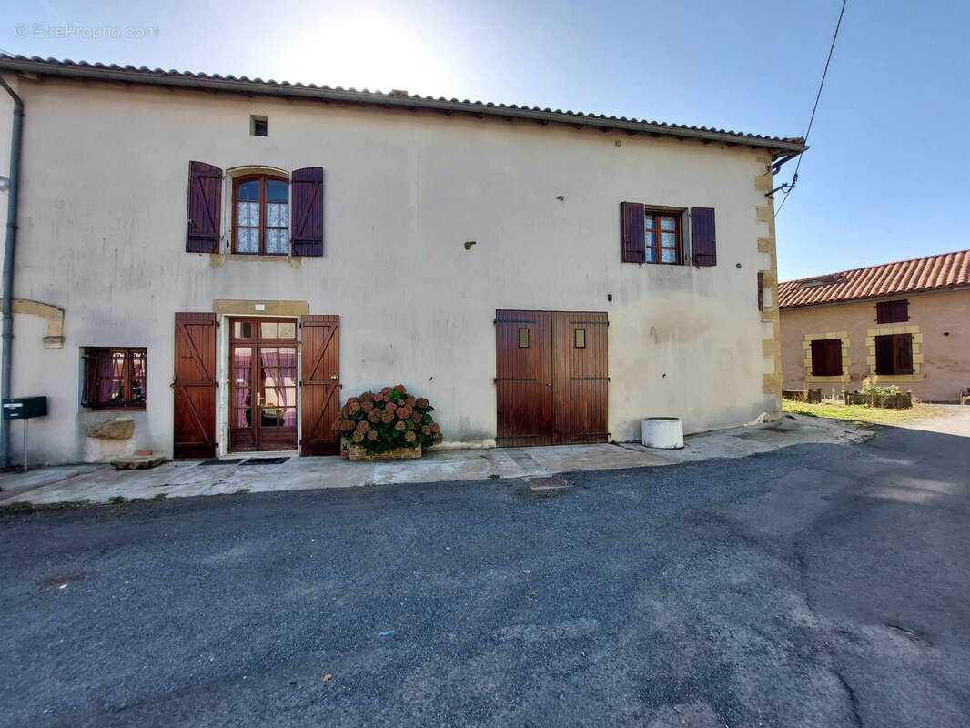 Maison à PRESSAC