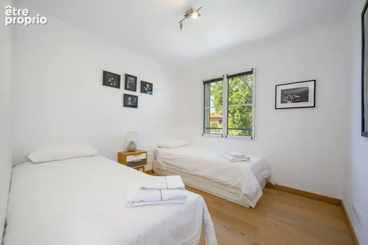 Exclusivité - Roquefort les Pins : Superbe appartement  3 pièces. Grande terrasse, vue mer, piscine, 2 parkings - photo 9