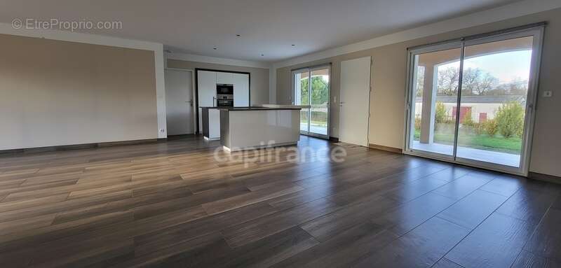 Maison à SALLES-DE-BARBEZIEUX