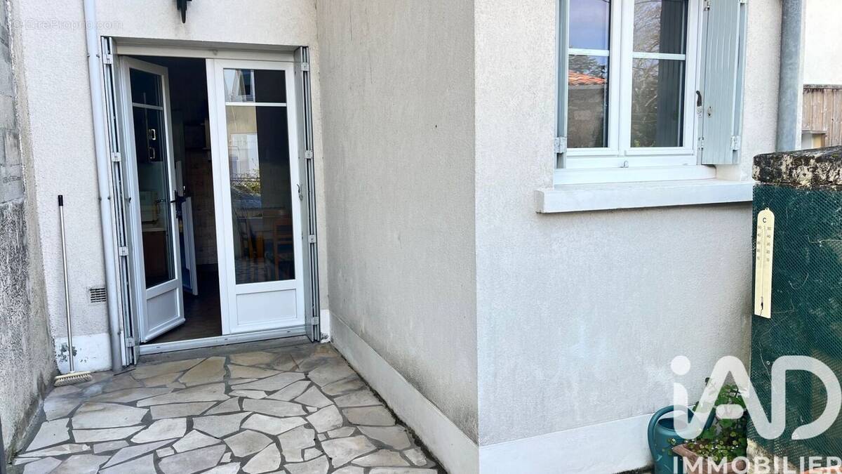 Photo 1 - Maison à LA COURONNE