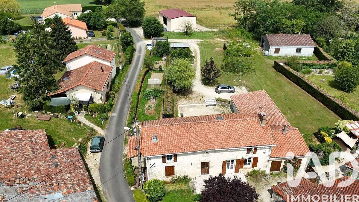 Photo 1 - Maison à JOUSSE